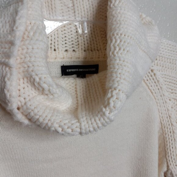 EXPRESS Cream Chunky knit sweater Size XS - Picture 5 of 9
